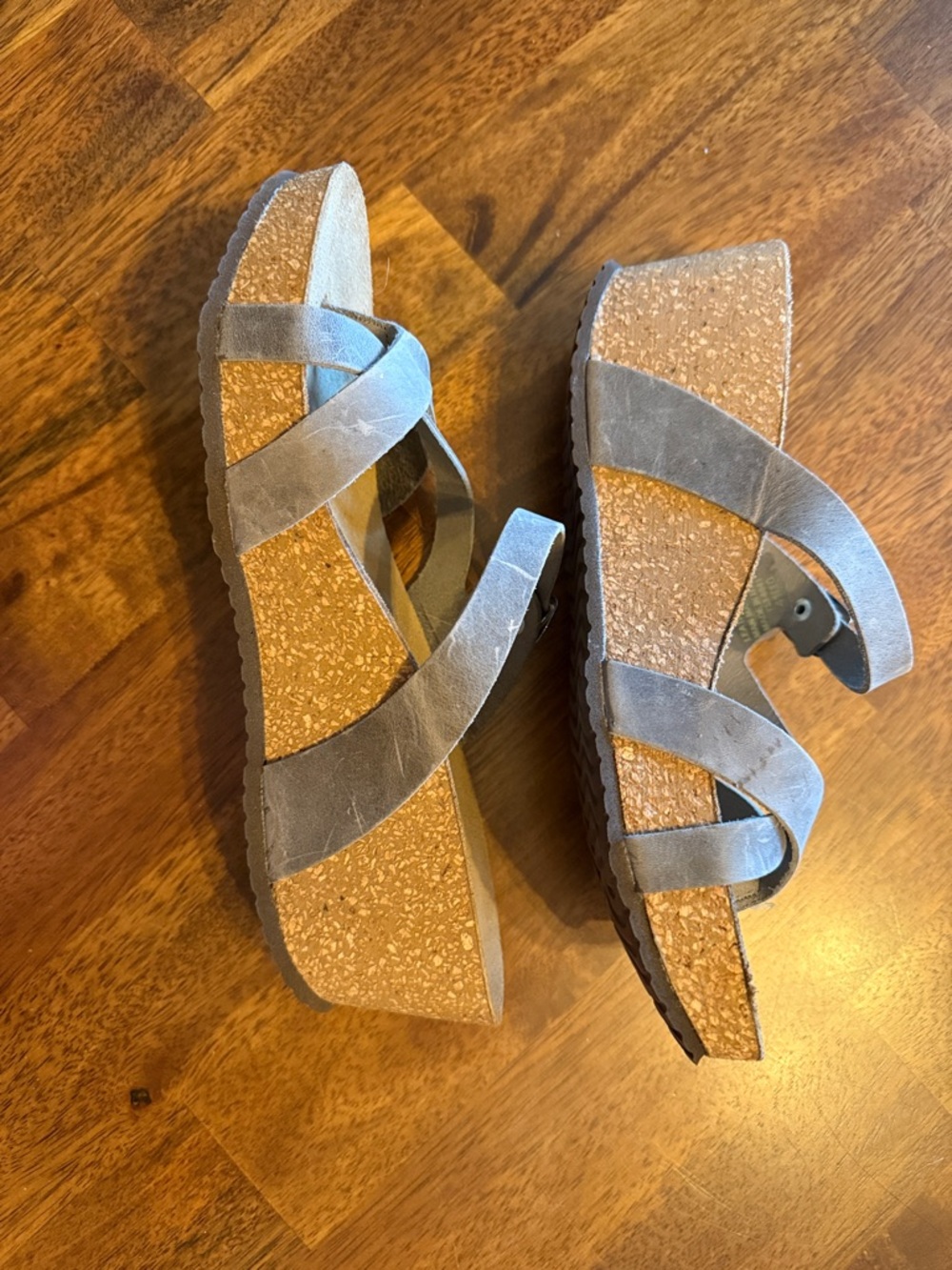 Marina Luna Taupe Strappy Toe-Loop Sandals with Buckle *LIKE NEW* - Picture 3 of 6